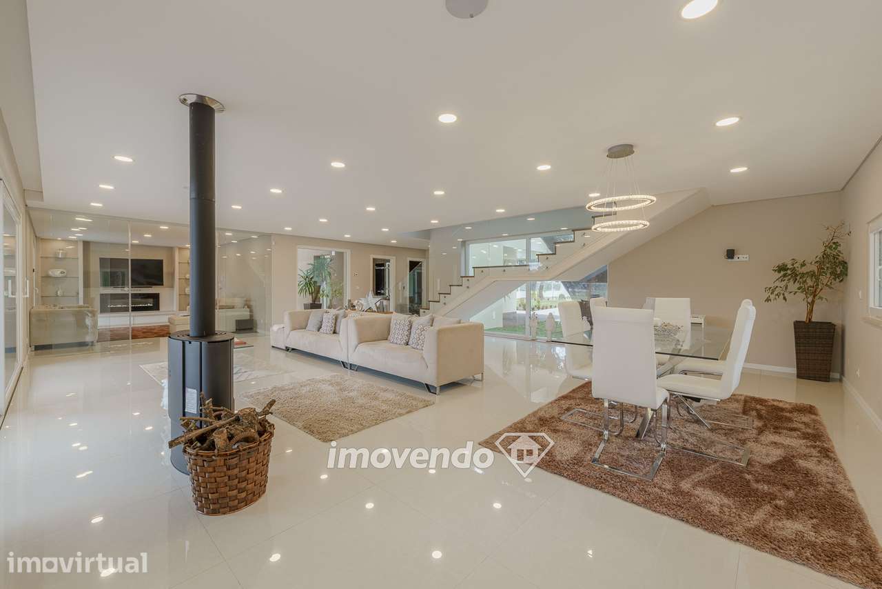 Moradia de luxo T5 com piscina, no Condomínio Golfe do Montado - Grande imagem: 3/60