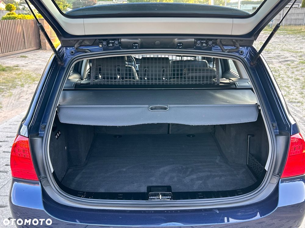 BMW Seria 3 318d DPF Edition Exclusive - 24