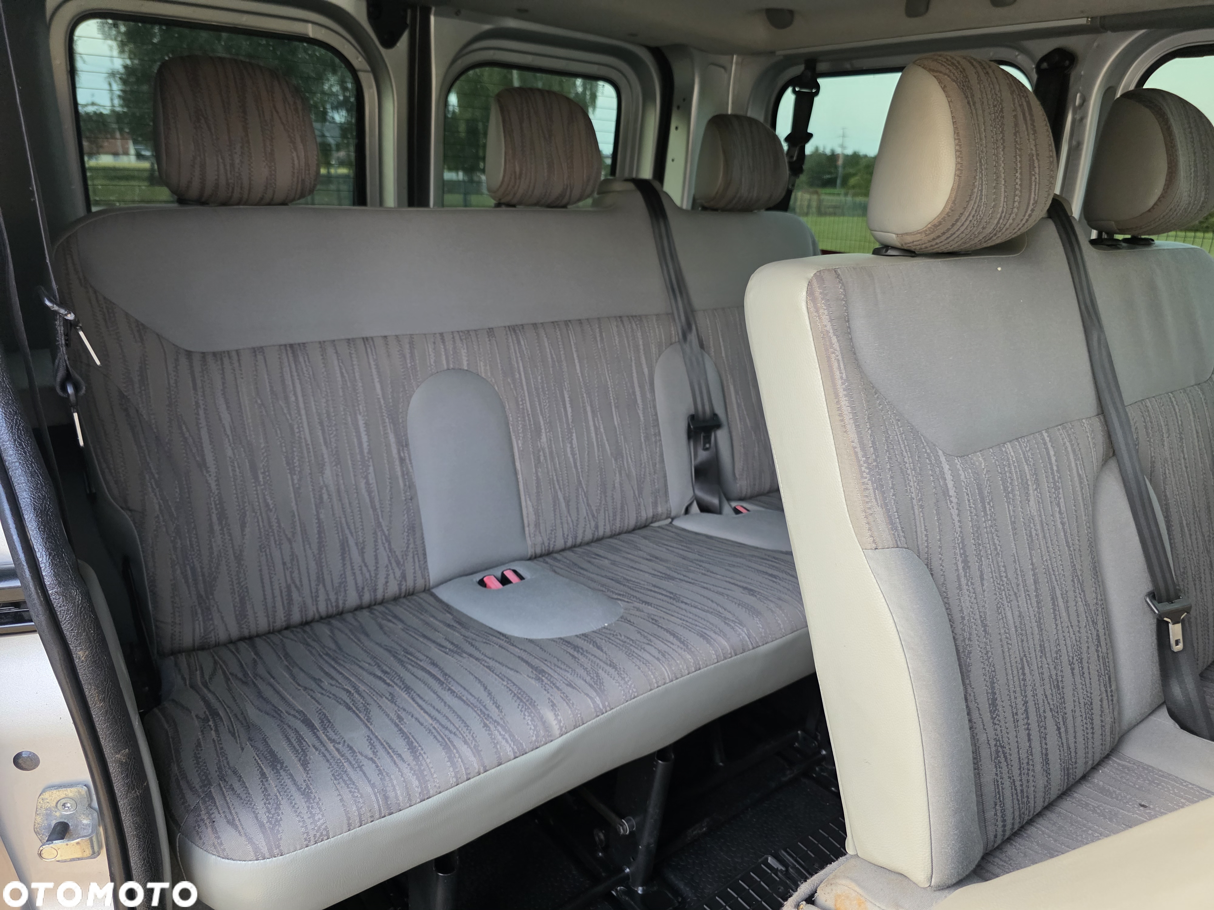 Renault Trafic 2.0 dCi 115 Combi L1H1 teilverglast - 12
