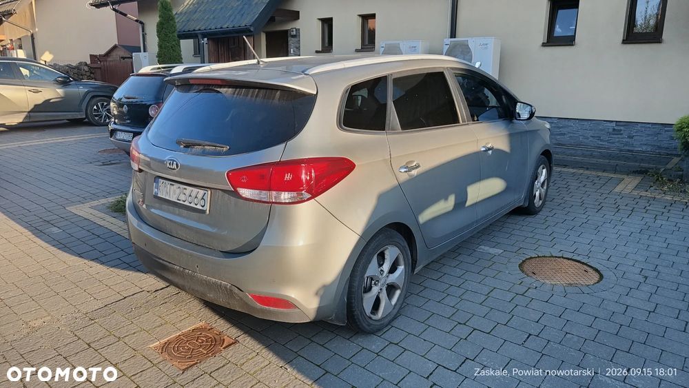 Kia Carens 1.6 GDI L 7os EU6 - 6