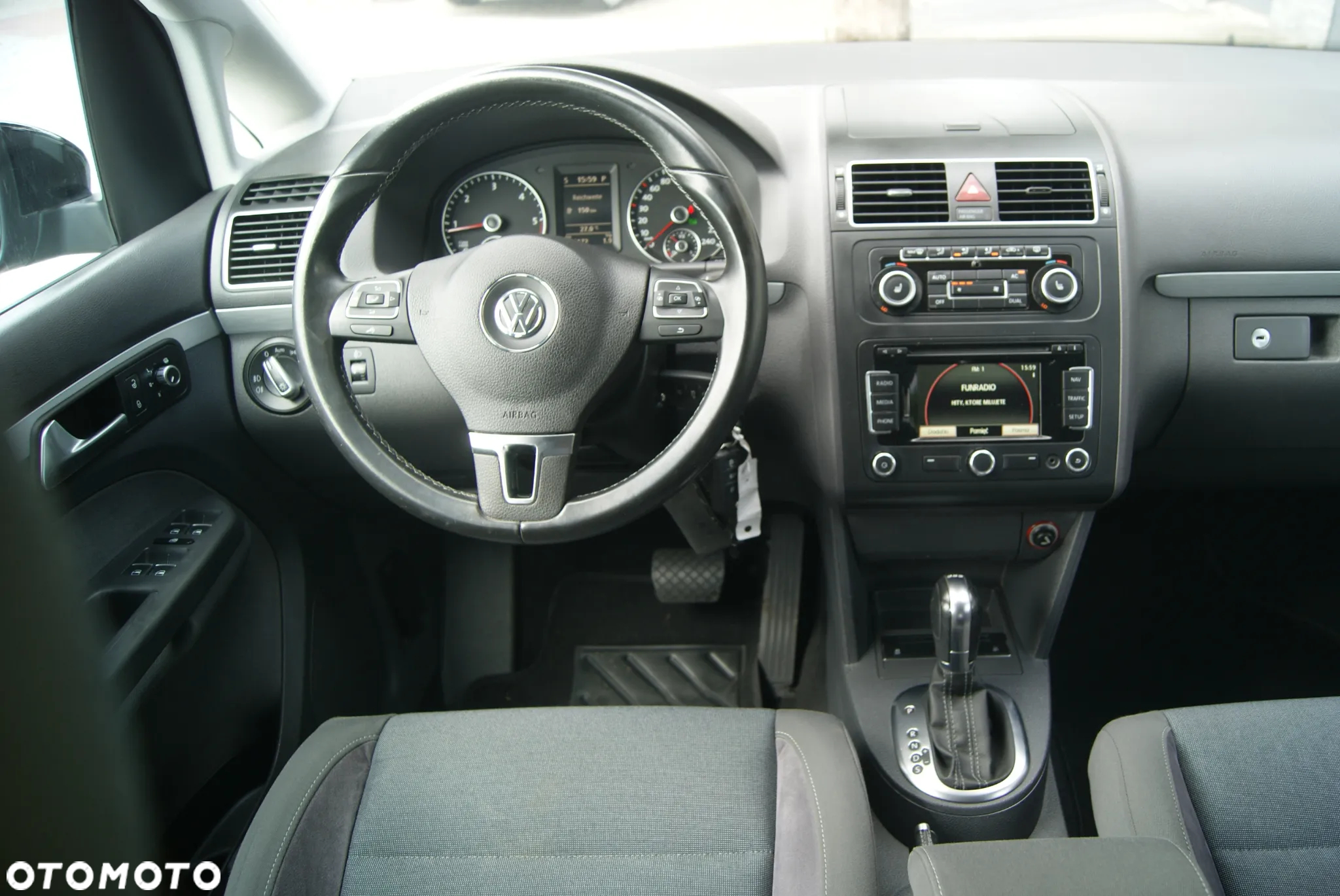 Volkswagen Touran 2.0 TDI DPF DSG STYLE - 14