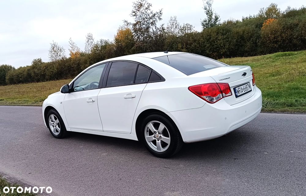 Chevrolet Cruze 2010 photo 3