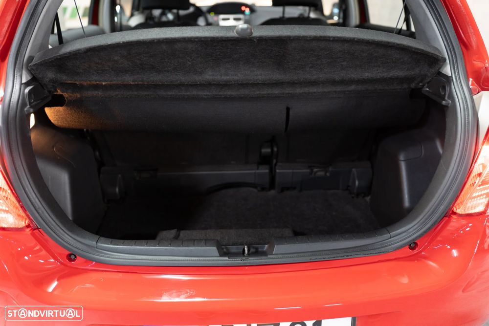 Toyota Yaris 1.0 VVT-i AC - 29