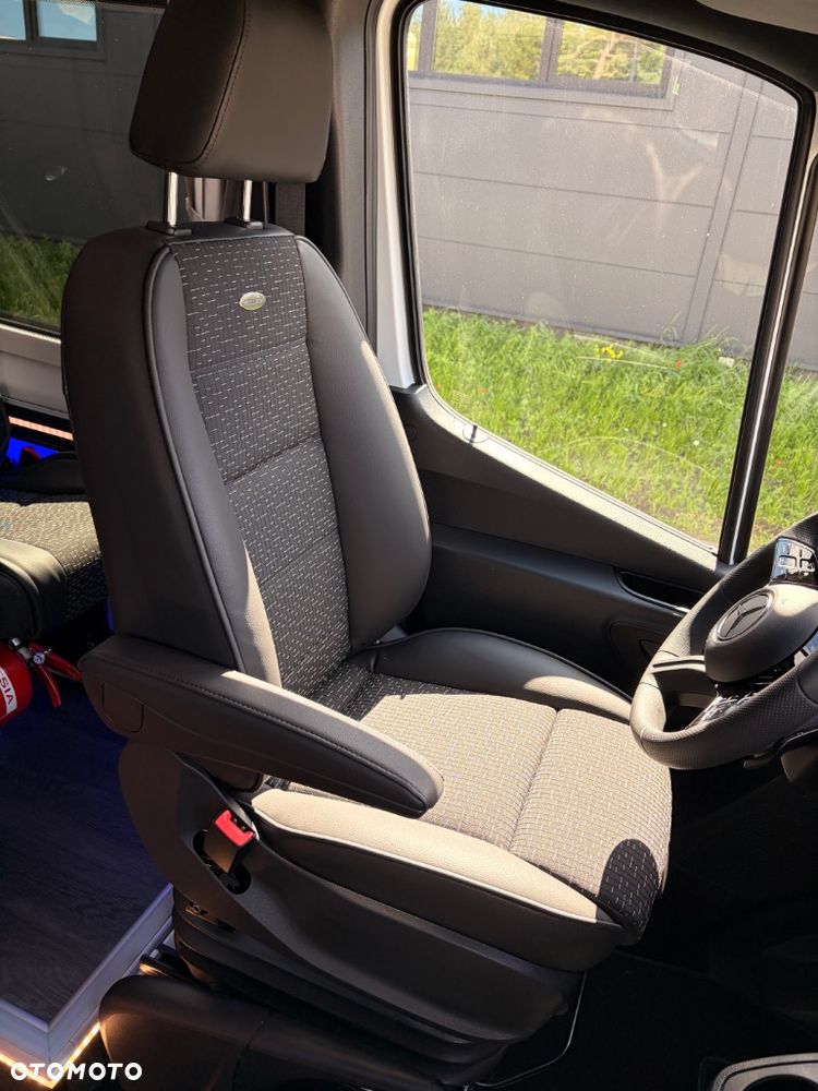 Mercedes-Benz Sprinter 519 - 38