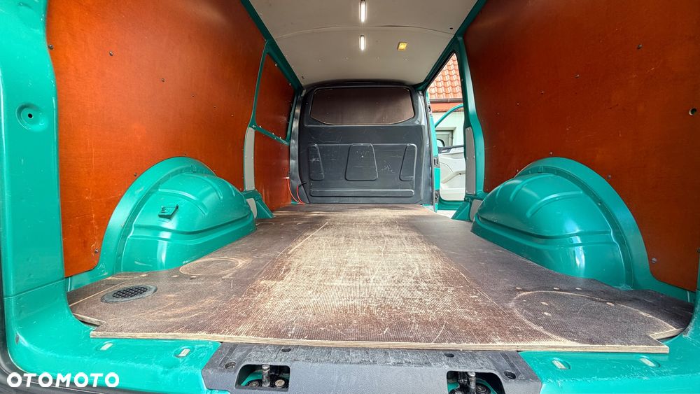 Volkswagen Transporter - 24