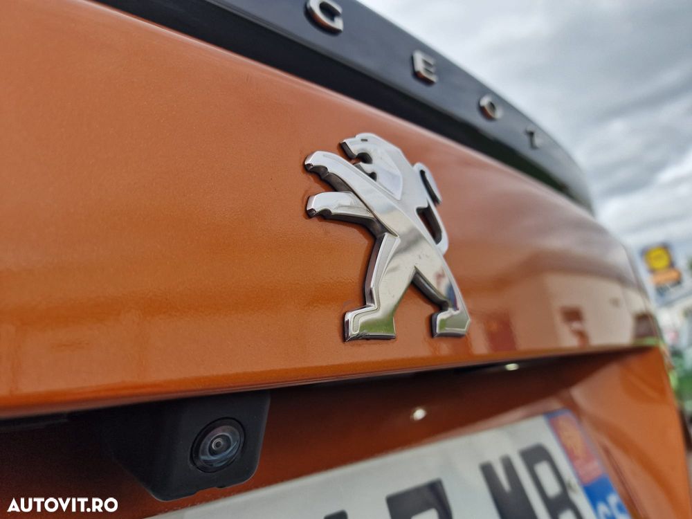 Peugeot 2008 BlueHDi 100 STOP & START Allure - 21