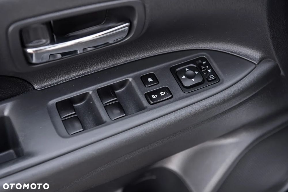 Mitsubishi Outlander 2.2 DI-D 4WD Automatik Invite - 16