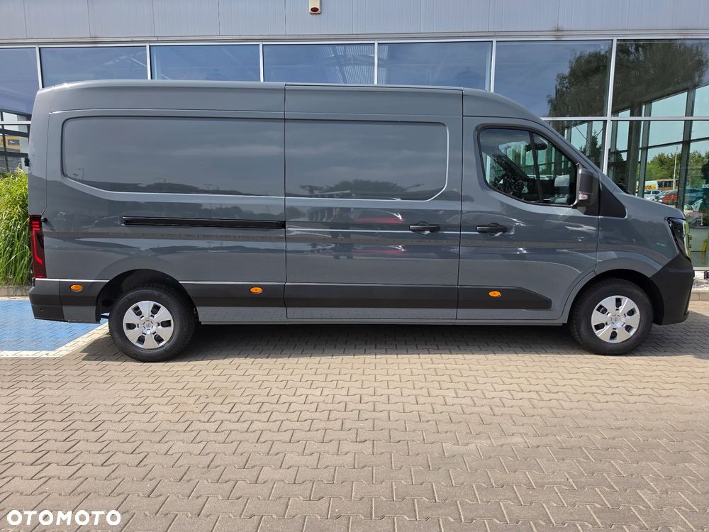 Nissan Interstar - 2
