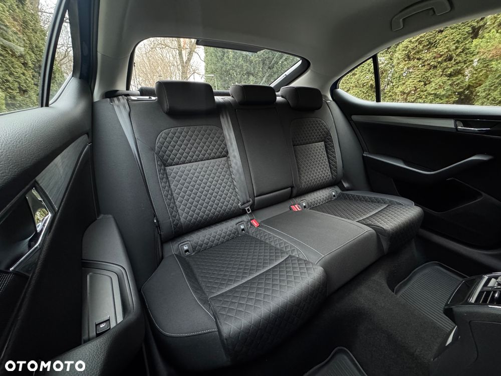 Skoda Superb 2.0 TDI SCR Ambition - 8