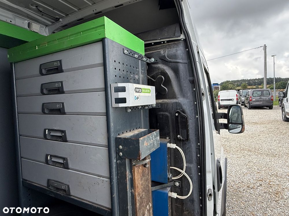 Iveco DAILY 3.0 180KM/Poduszki/furgon Maxi/Klima/Webasto/PDC/Radio DAB/Tempomat/Zabudowa warsztatowa/ - 16