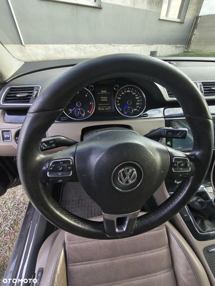 Volkswagen Passat Variant 2.0 TDI DPF 4Mot Highline - 28