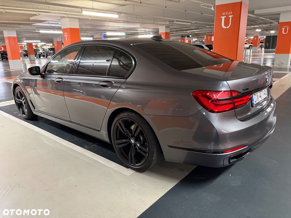 BMW Seria 7 - 37