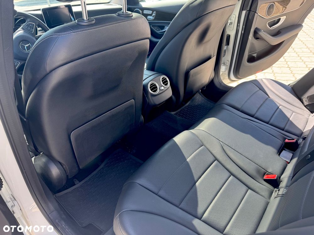 Mercedes-Benz Klasa C 300 9G-TRONIC - 5
