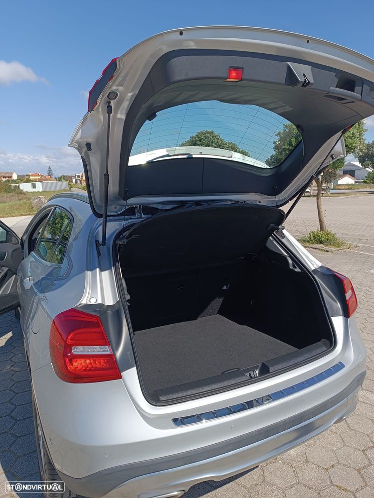 Mercedes-Benz GLA 180 d Aut. - 3
