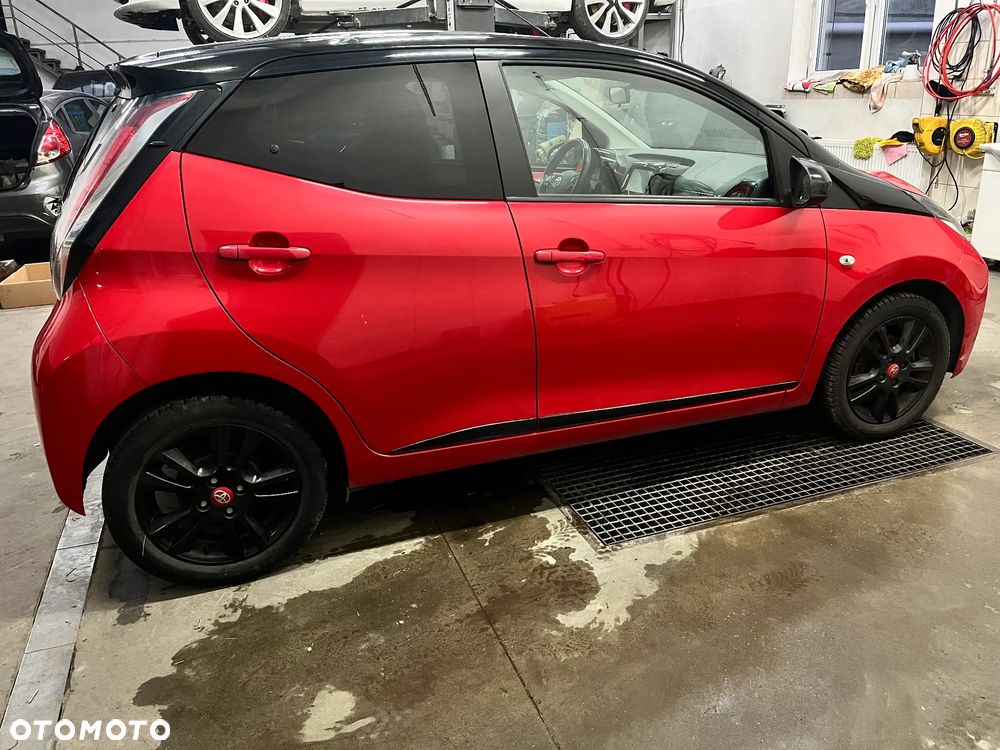 Toyota Aygo x-play Edition S+ - 8