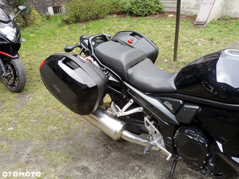 Suzuki GSX - 13
