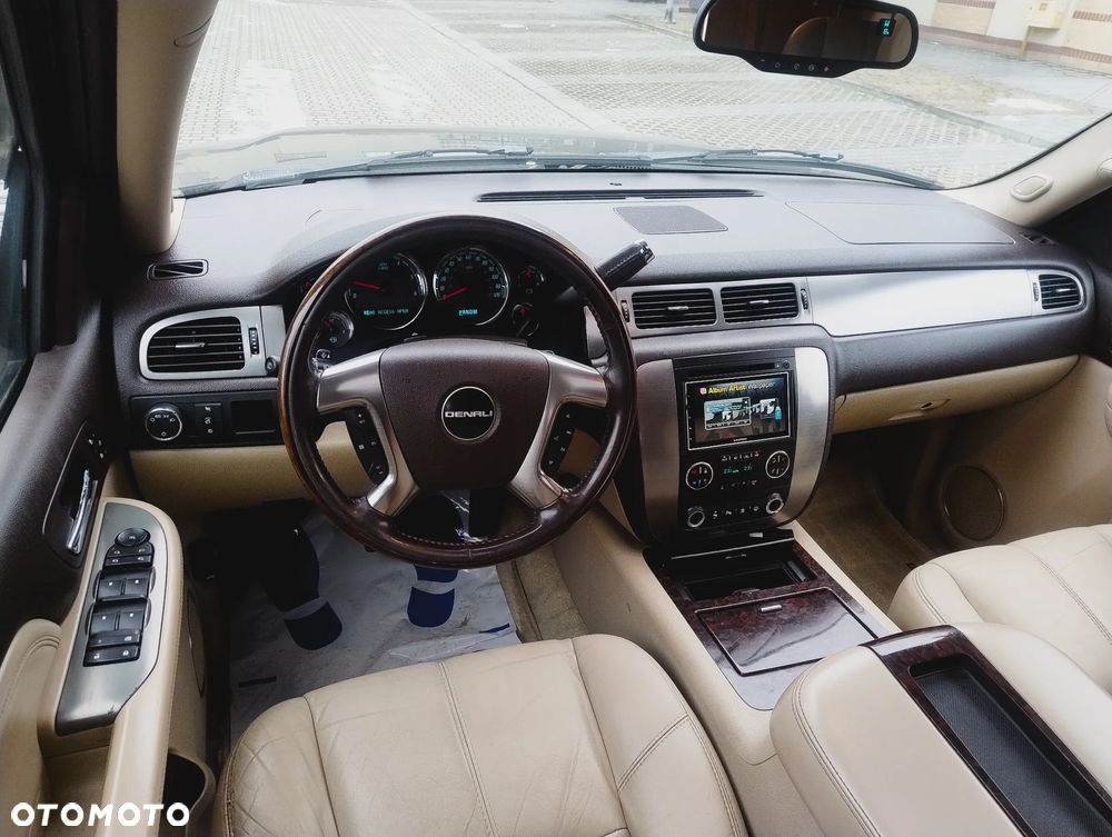 GMC Yukon Denali 6.2 - 14