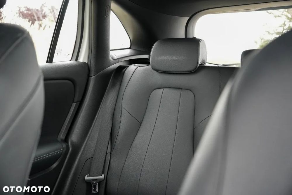 Mercedes-Benz GLA 200 Business Edition - 25