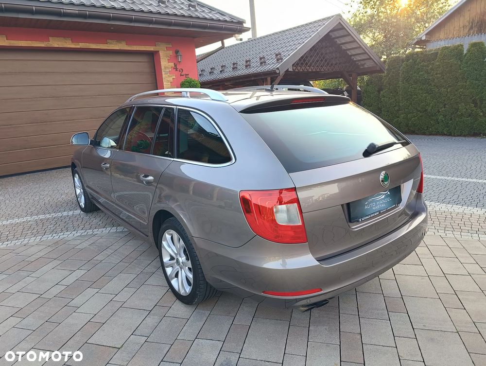 Skoda Superb 2.0 TDI DSG Exclusive - 19