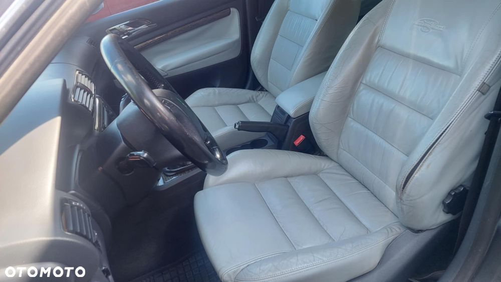 Skoda Superb 2.0 TDI DPF L&K - 3