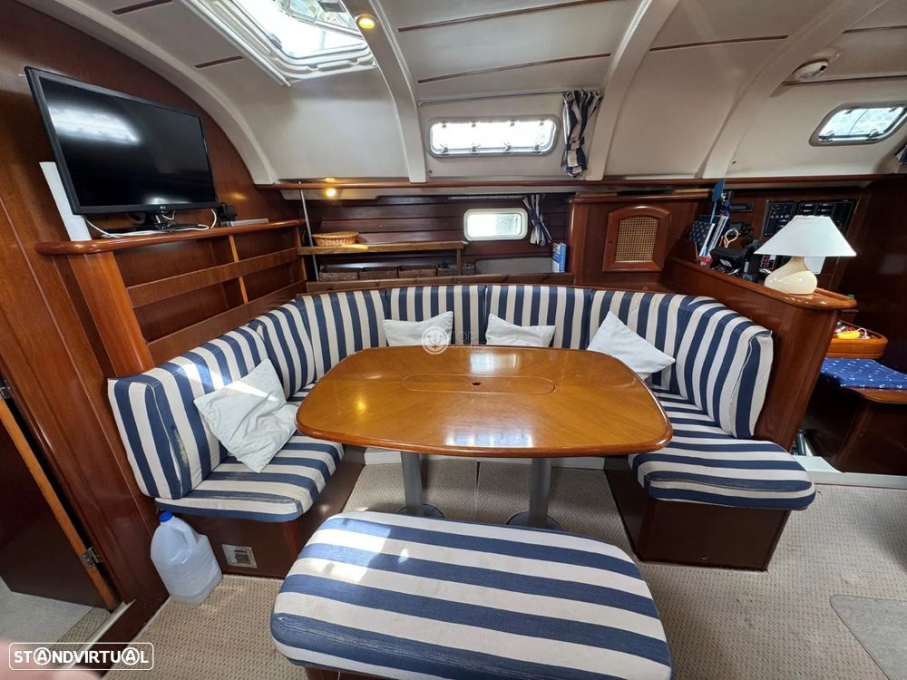 Beneteau Oceanis 381 Clipper - 28
