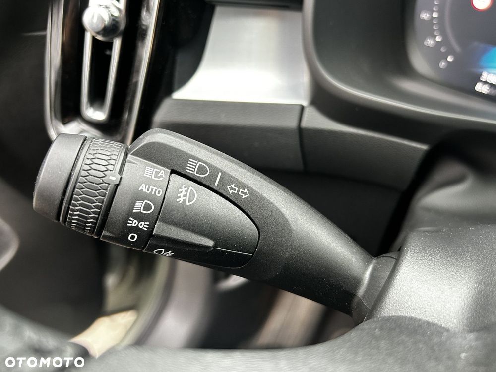 Volvo XC 40 - 24