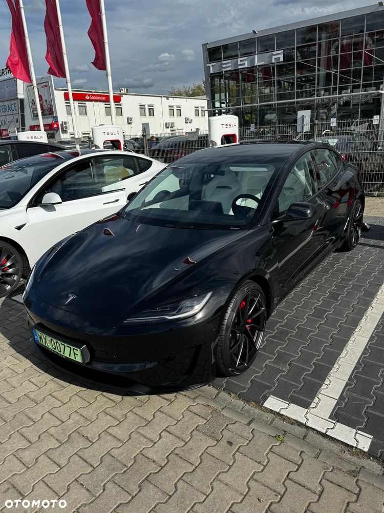 Tesla Model 3 - 1
