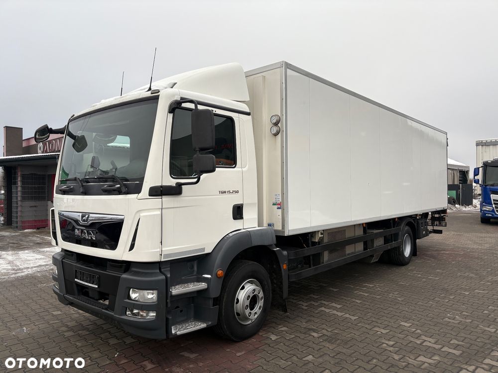 MAN TGM 15.250 / CHŁODNIA CARRIER / DZIELONA KOMORA / DMC 16.000kg / 385.000km przebiegu / WINDA / EURO 6 - 1