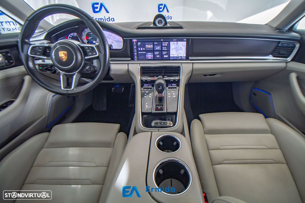 Porsche Panamera Sport Turismo - 34