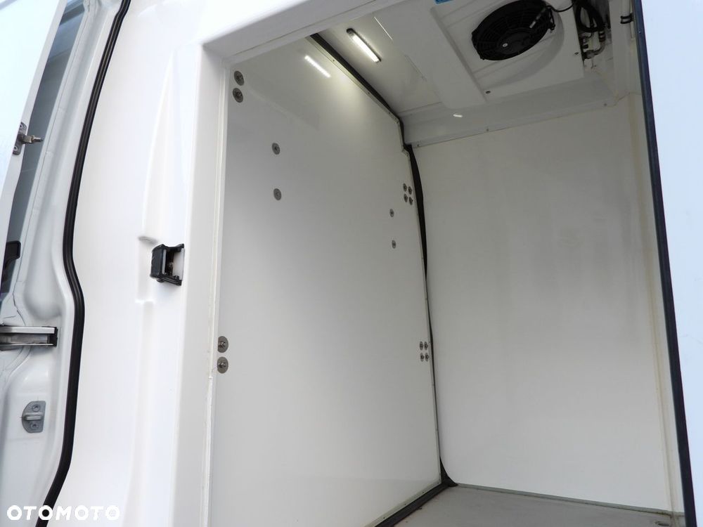 Iveco DAILY 35S14 FURGON CHŁODNIA  0*C ZASILANIE 230V NAWIGACJA AUTOMAT  KLIMATYZACJA  140KM - 22