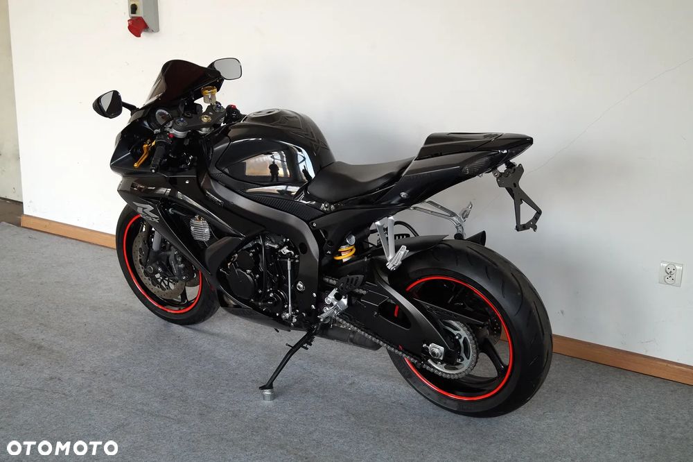 Suzuki GSX-R - 10