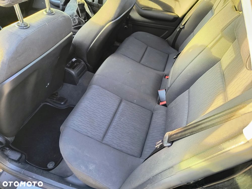 Audi A4 Limousine - 9