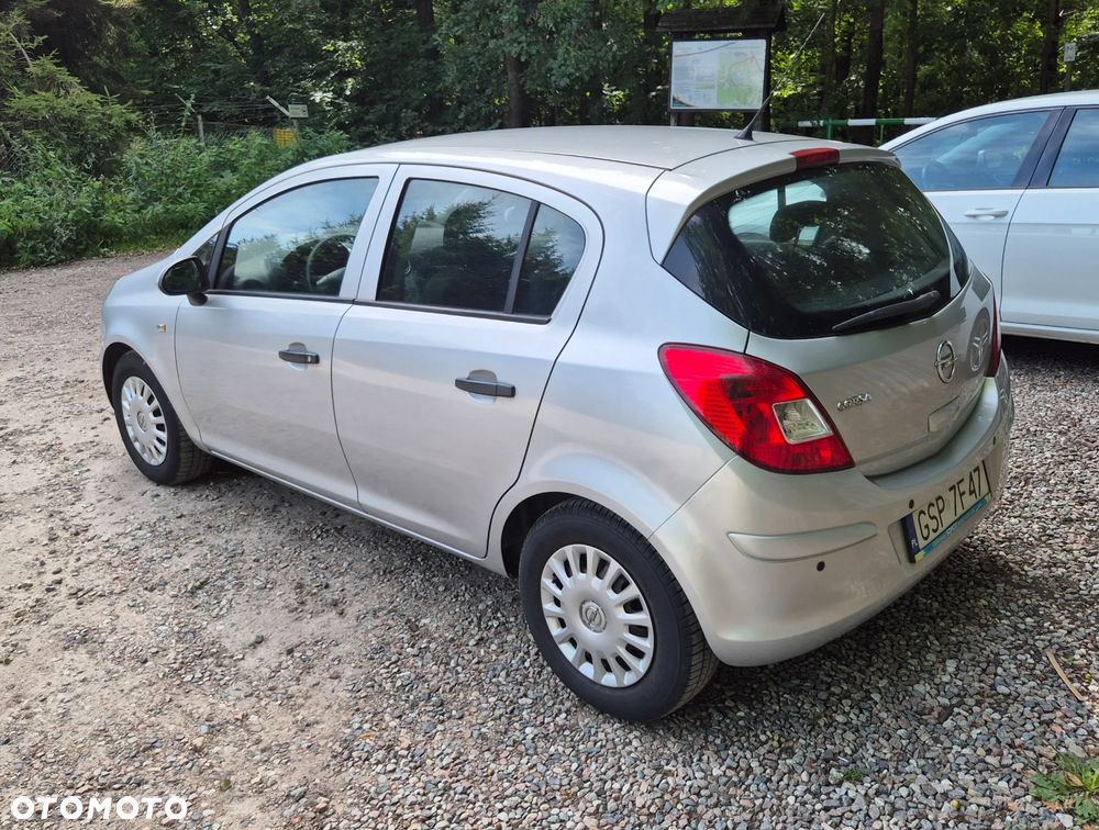 Opel Corsa 1.2 16V Essentia - 2