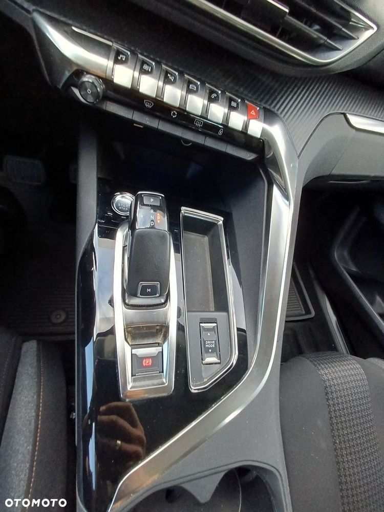 Peugeot 3008 1.2 PureTech Active Pack S&S EAT8 - 15