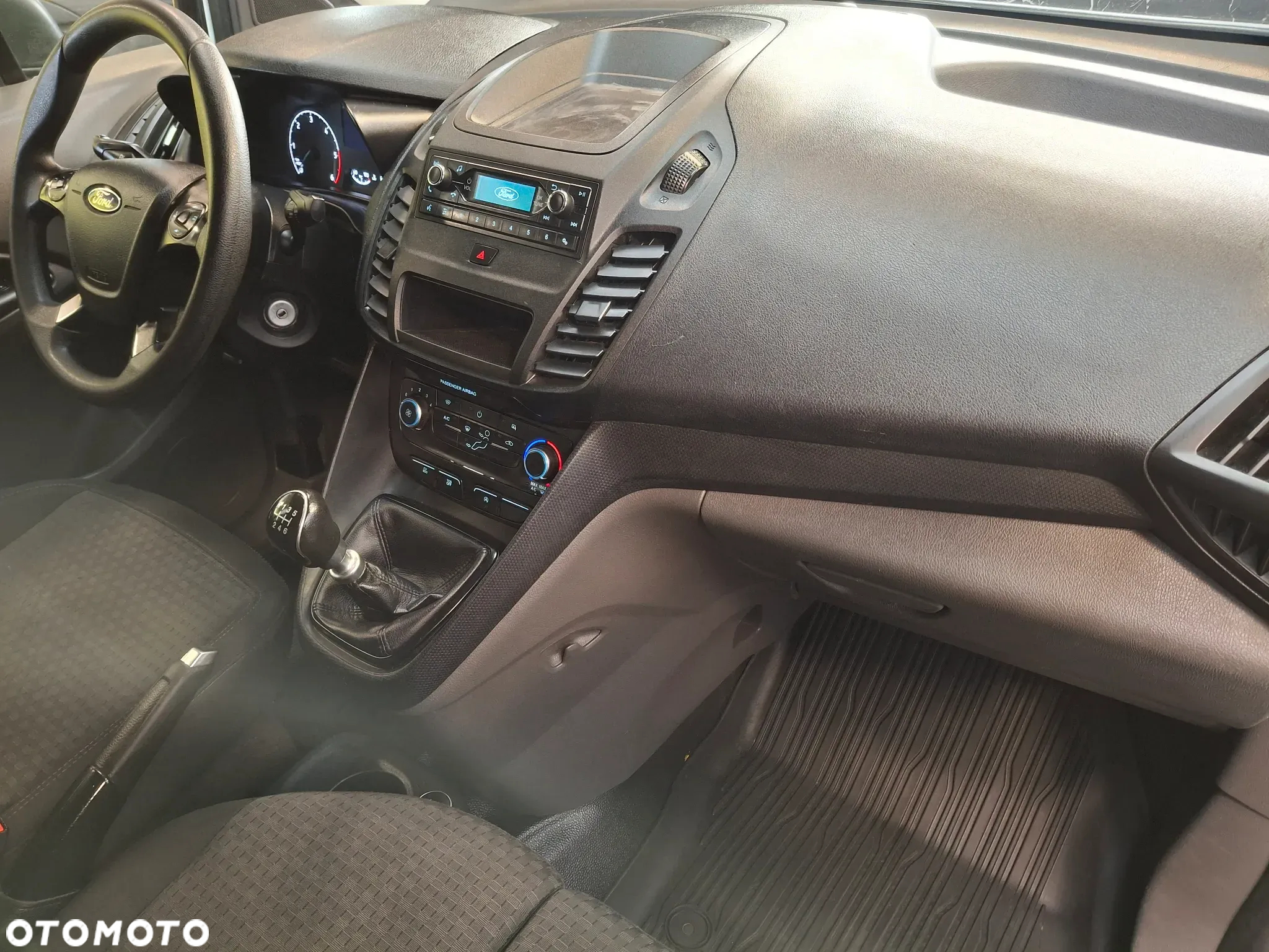 Ford Transit Connect Van Euro 6 2018r Furgon 3 Miejsca - 22