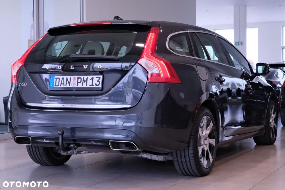 Volvo V60 D6 AWD Plug-in Hybrid Summum - 9