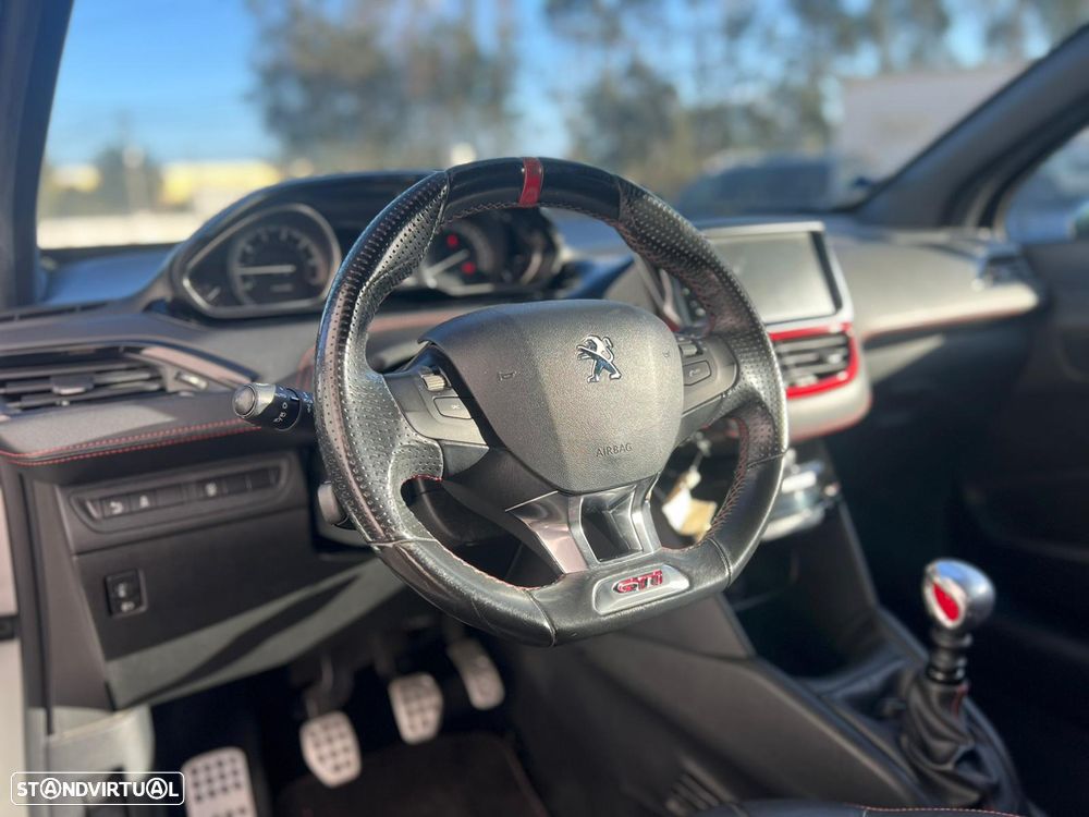 Peugeot 208 1.6 THP GTi - 3