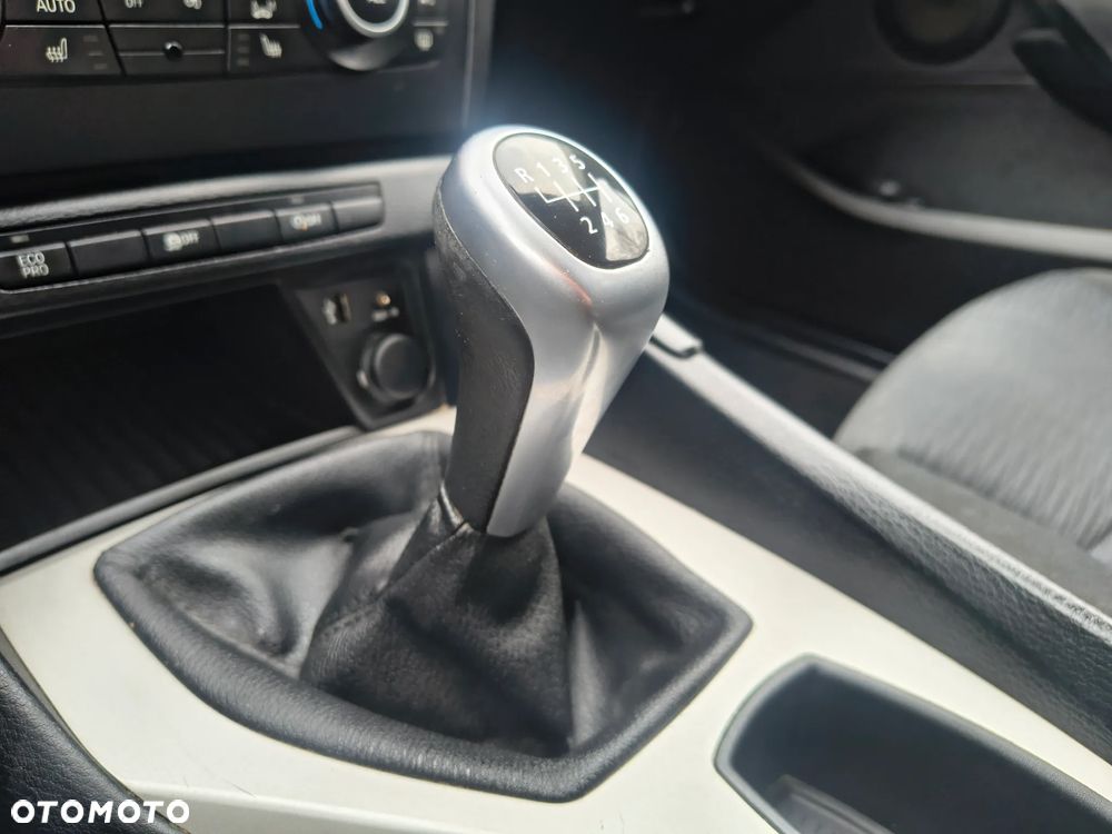 BMW X1 sDrive16d xLine - 28