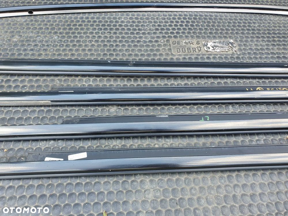 Listwa Listwy Zgarniajace Ramki Szyb Chrom Oklejone Czarne AUDI A4 B8 Sedan - 16