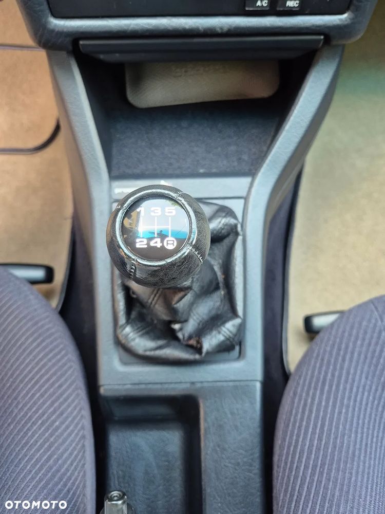 Audi 80 2.0 E - 27