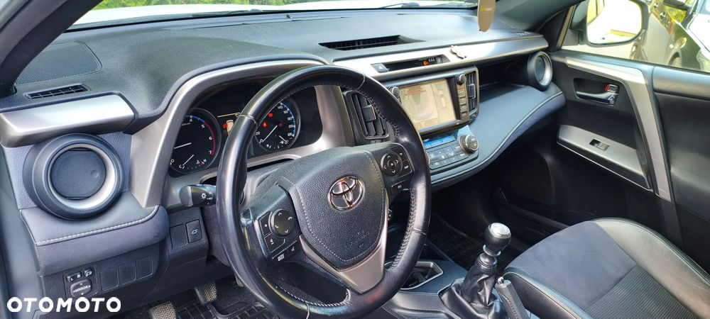 Toyota RAV4 2.0 D-4D Active 4x2 - 18