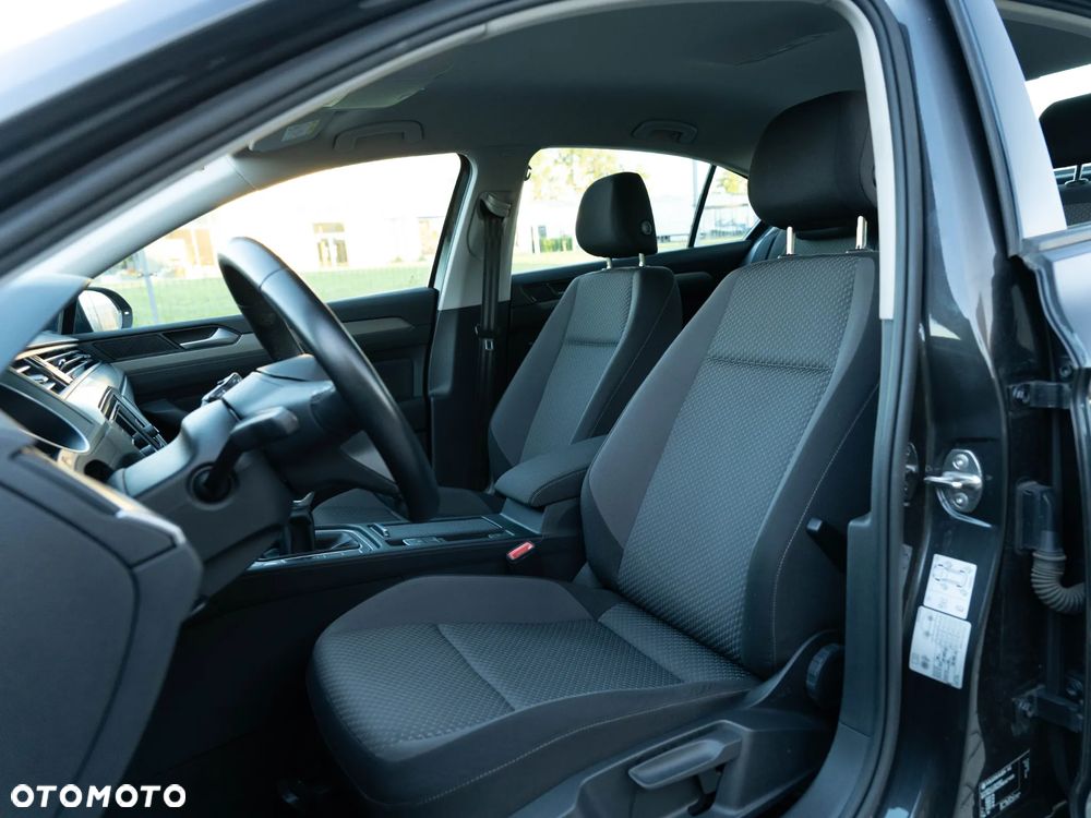 Volkswagen Passat 1.5 TSI EVO Business - 16