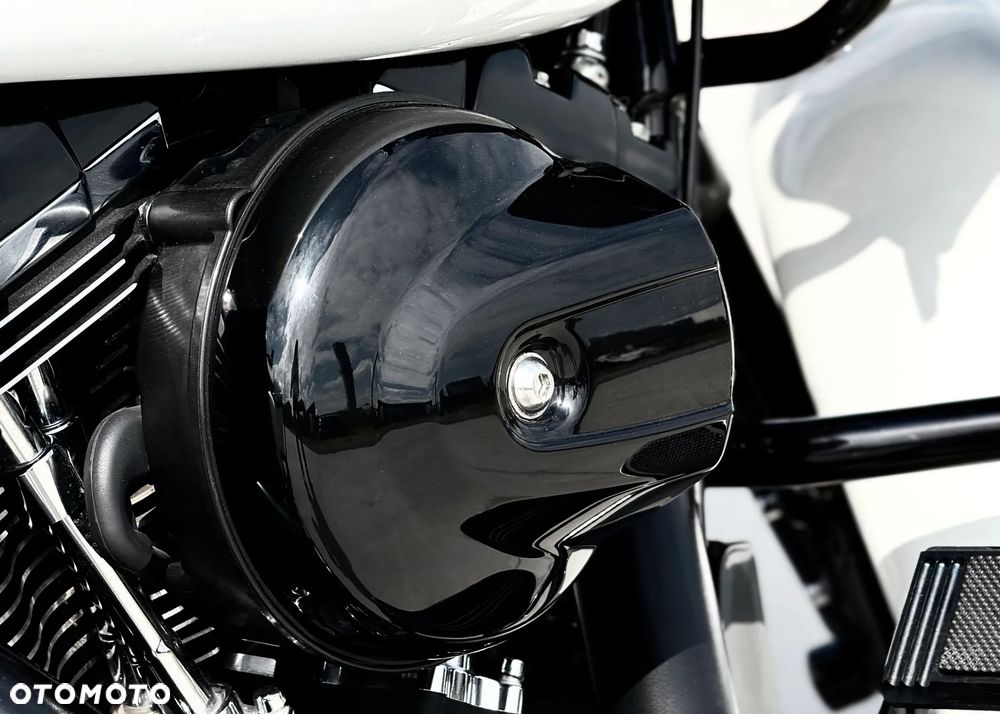 Harley-Davidson Touring Road Glide - 11