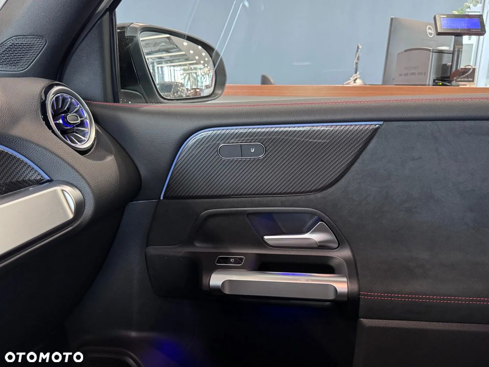 Mercedes-Benz GLB 200 AMG Line 7G-DCT - 13