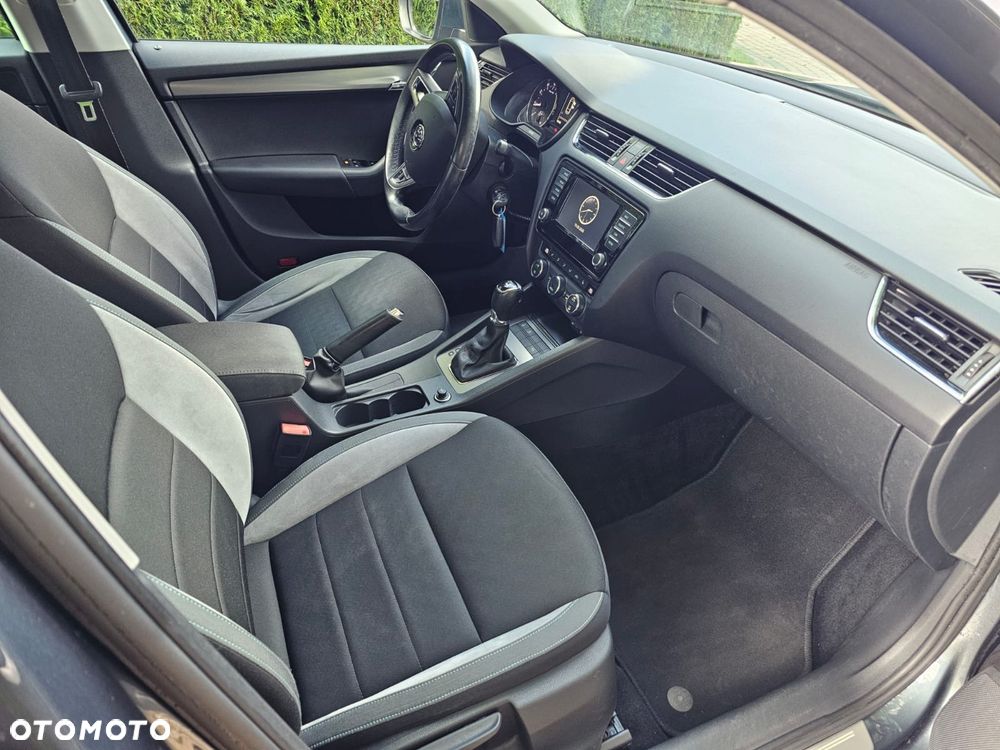 Skoda Octavia 1.4 TSI Joy DSG - 36