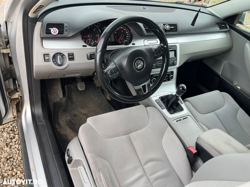 Volkswagen Passat 2.0 TDI Comfortline DPF - 20