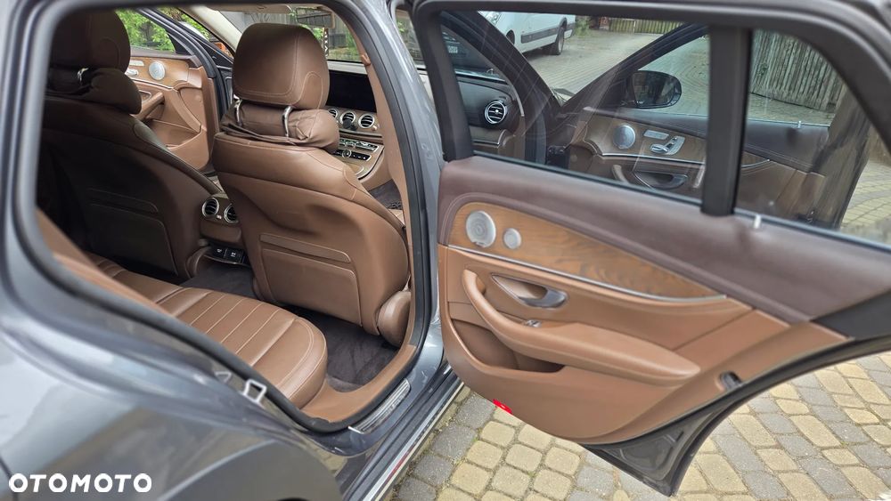 Mercedes-Benz Klasa E 220 d 4-Matic All-Terrain - 14