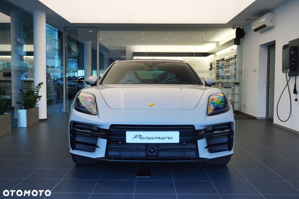 Porsche Panamera - 4