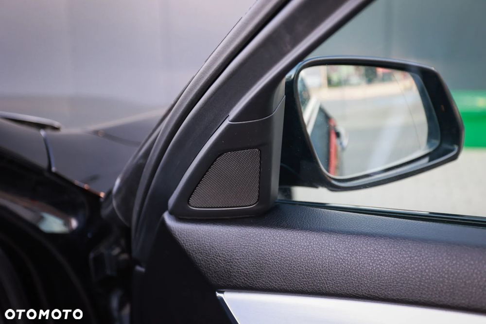 BMW Seria 5 520d - 28