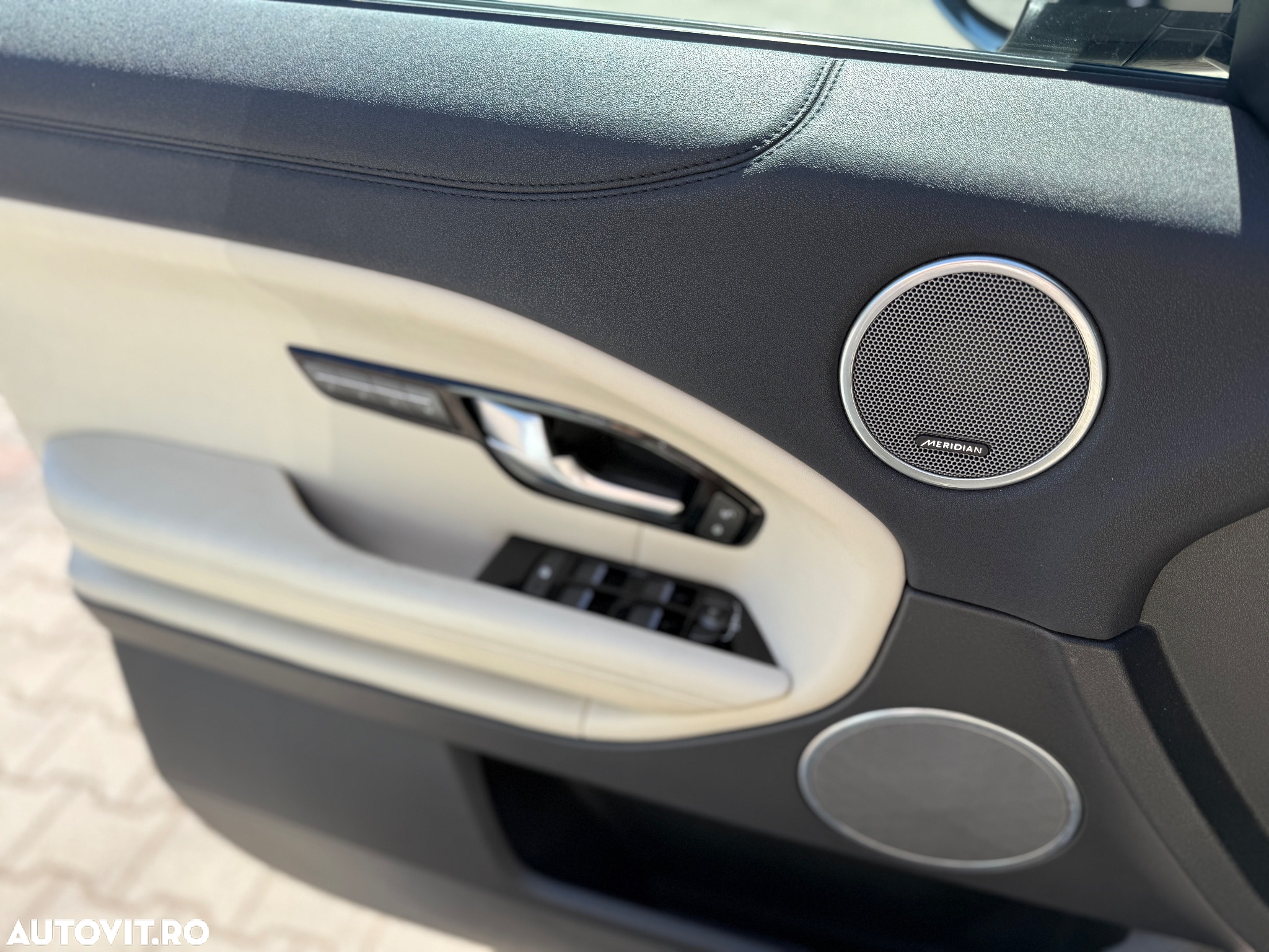 Land Rover Range Rover Evoque - 11